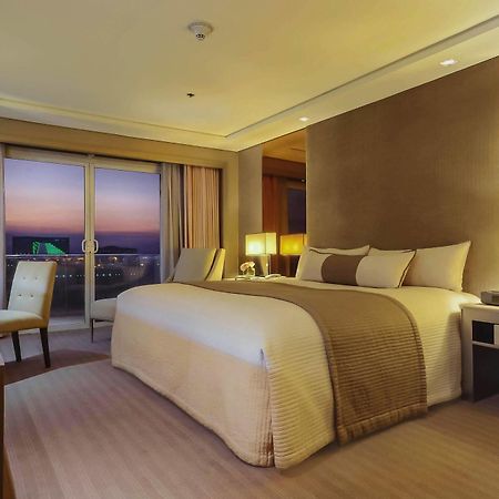 Midas Hotel And Casino Пасай Екстериор снимка