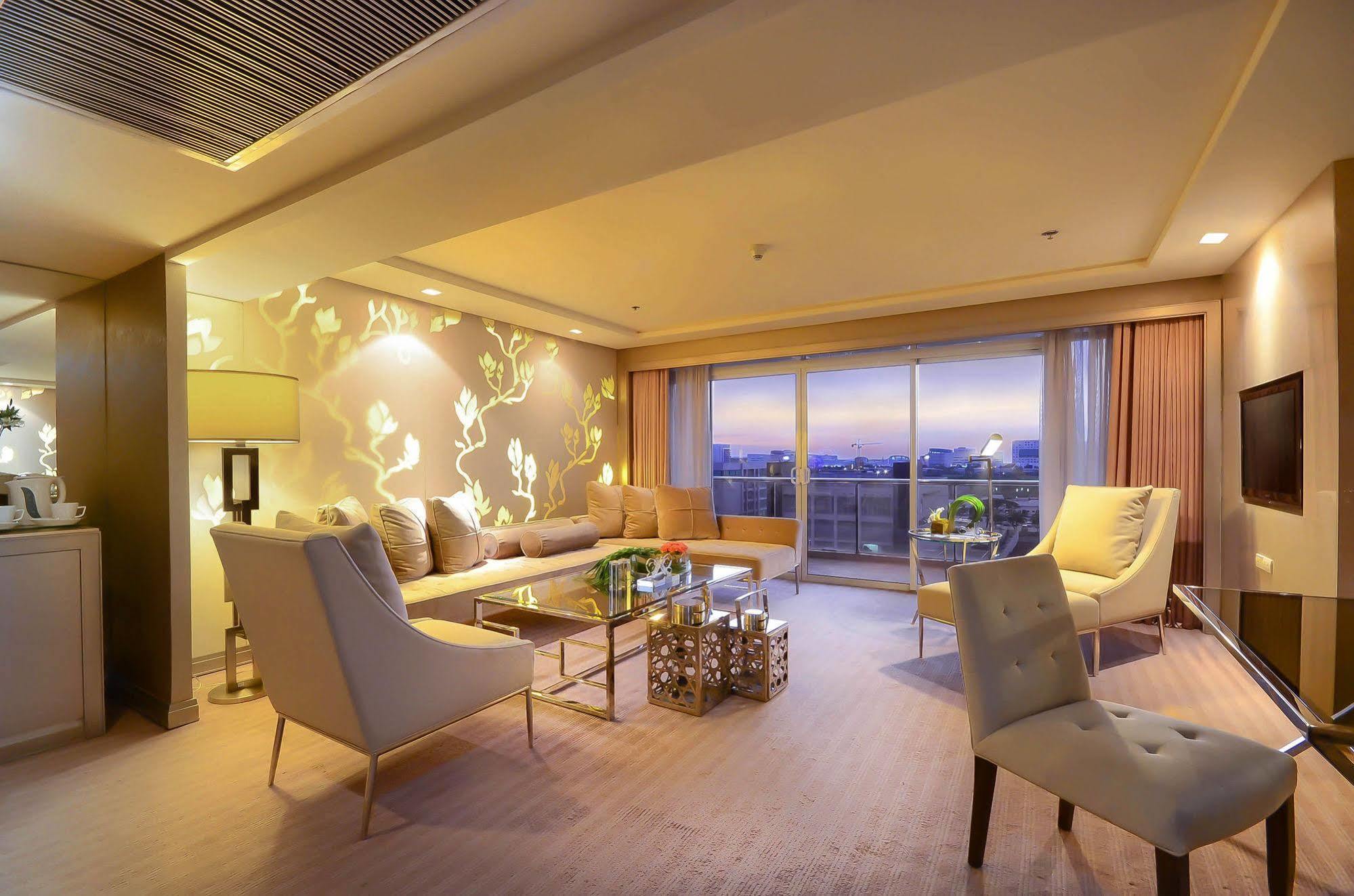 Midas Hotel And Casino Пасай Екстериор снимка